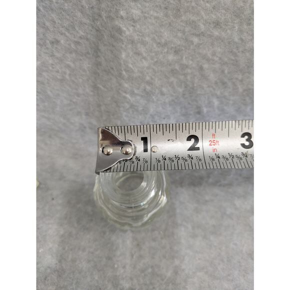 Set Of 2 Vintage Mid Century Clear Glass Bottle Salt Pepper Shaker Lid Stopper - Picture 9 of 15